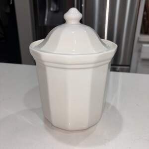 Pfaltzgraff Heritage White Stoneware Canister With Lid 9.5”
